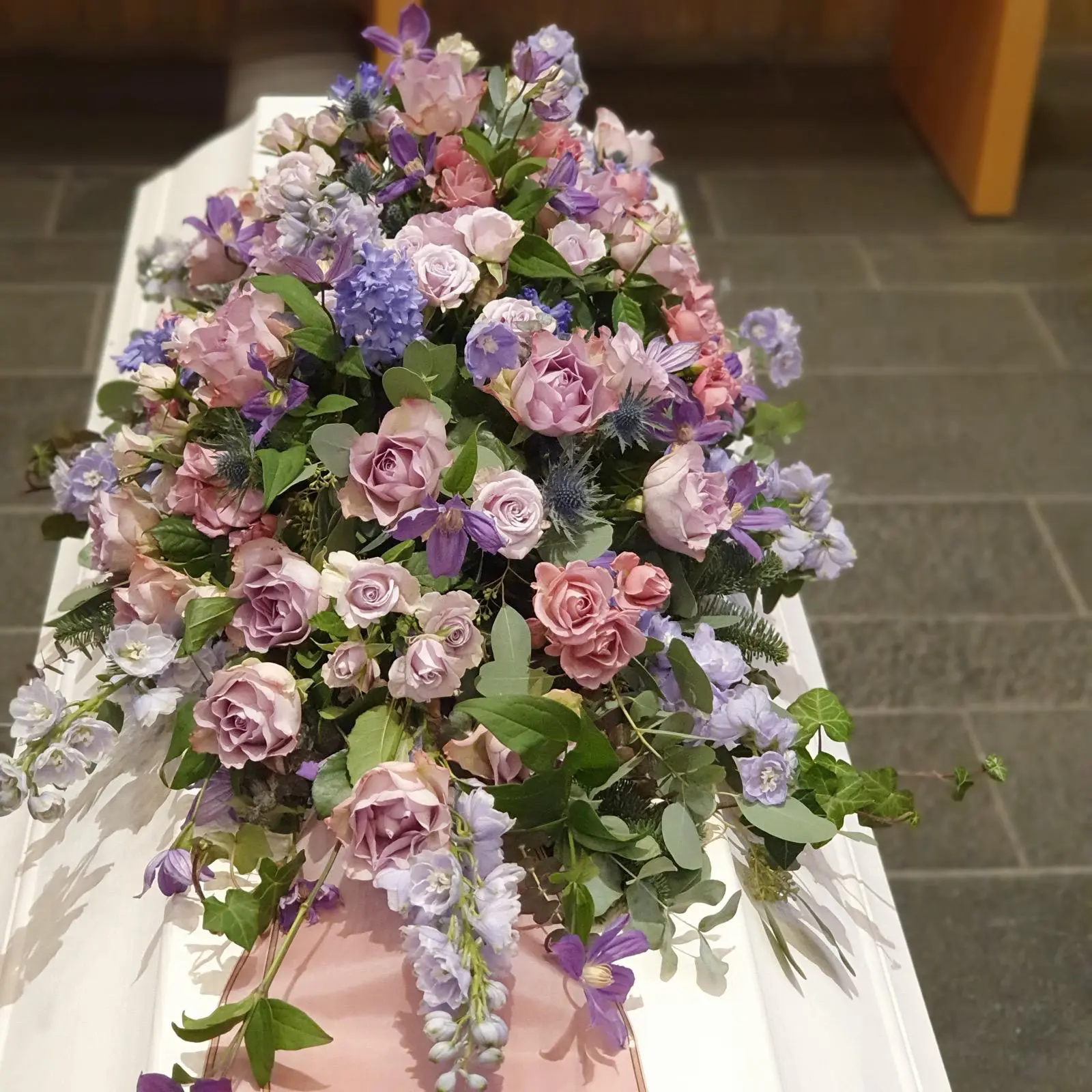 Kistdekoration 1 bunden av Wrights Flora
